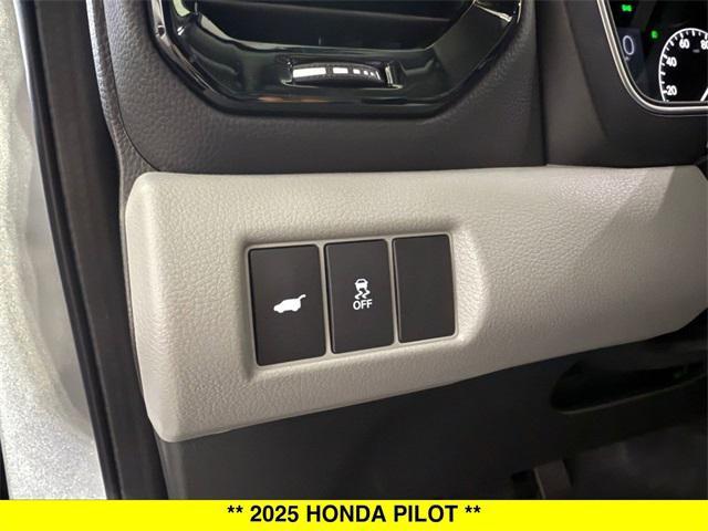 used 2025 Honda Pilot car, priced at $45,975