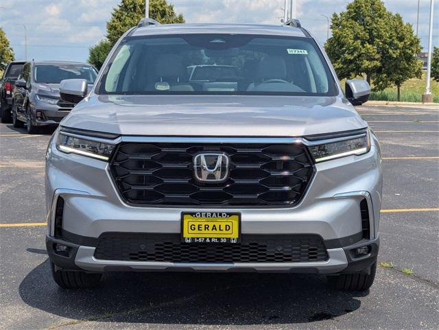 new 2025 Honda Pilot car, priced at $51,050