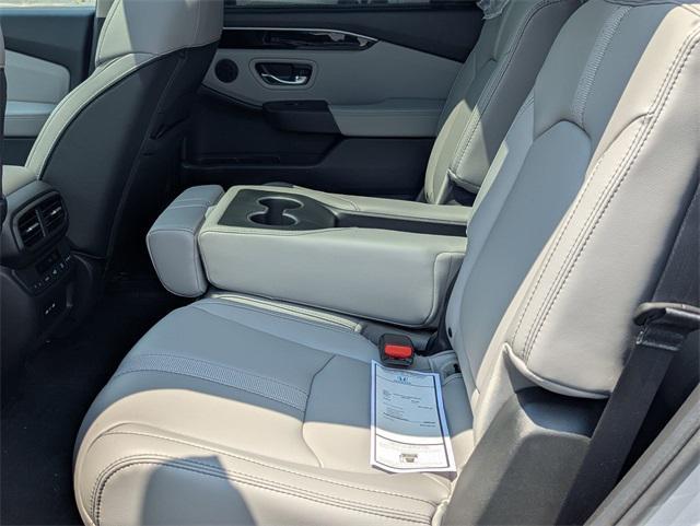 new 2025 Honda Pilot car, priced at $51,050