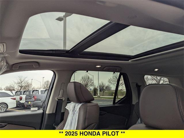 new 2025 Honda Pilot car, priced at $54,530