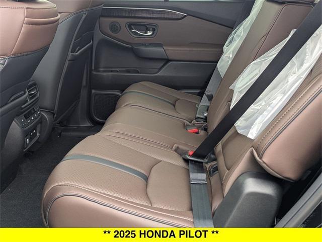 new 2025 Honda Pilot car, priced at $54,530