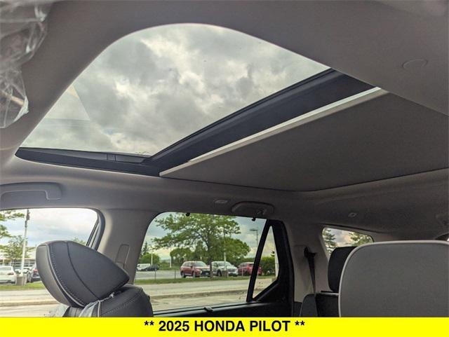 new 2025 Honda Pilot car, priced at $56,250