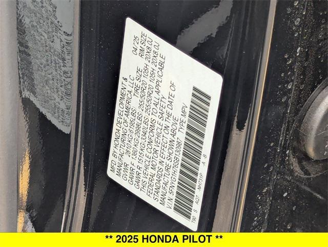 new 2025 Honda Pilot car, priced at $52,950