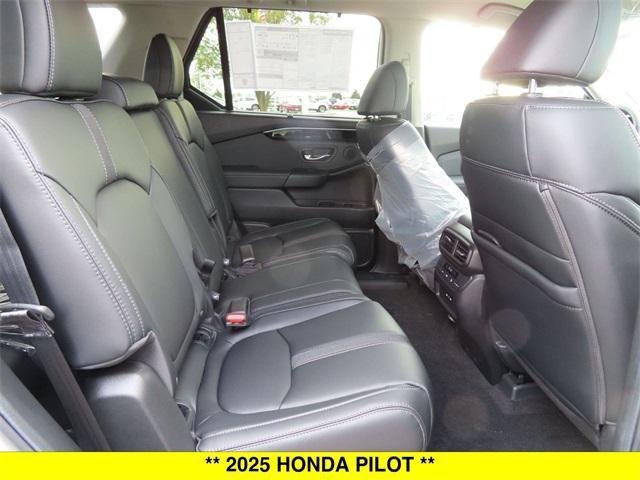 new 2025 Honda Pilot car, priced at $49,650