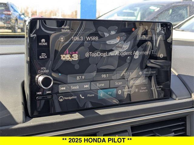 new 2025 Honda Pilot car, priced at $51,050