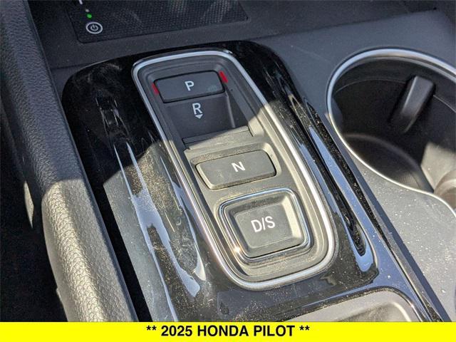 new 2025 Honda Pilot car, priced at $51,050