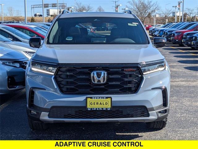 new 2025 Honda Pilot car, priced at $51,305