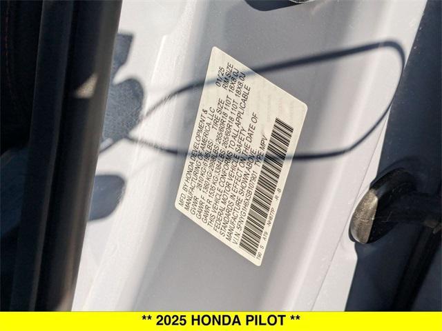 new 2025 Honda Pilot car, priced at $51,305