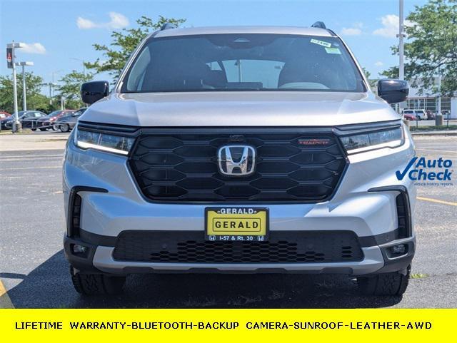 used 2025 Honda Pilot car, priced at $45,998
