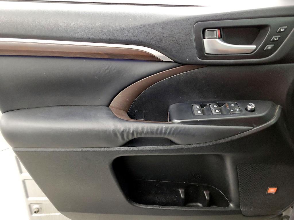 used 2015 Toyota Highlander car, priced at $22,998