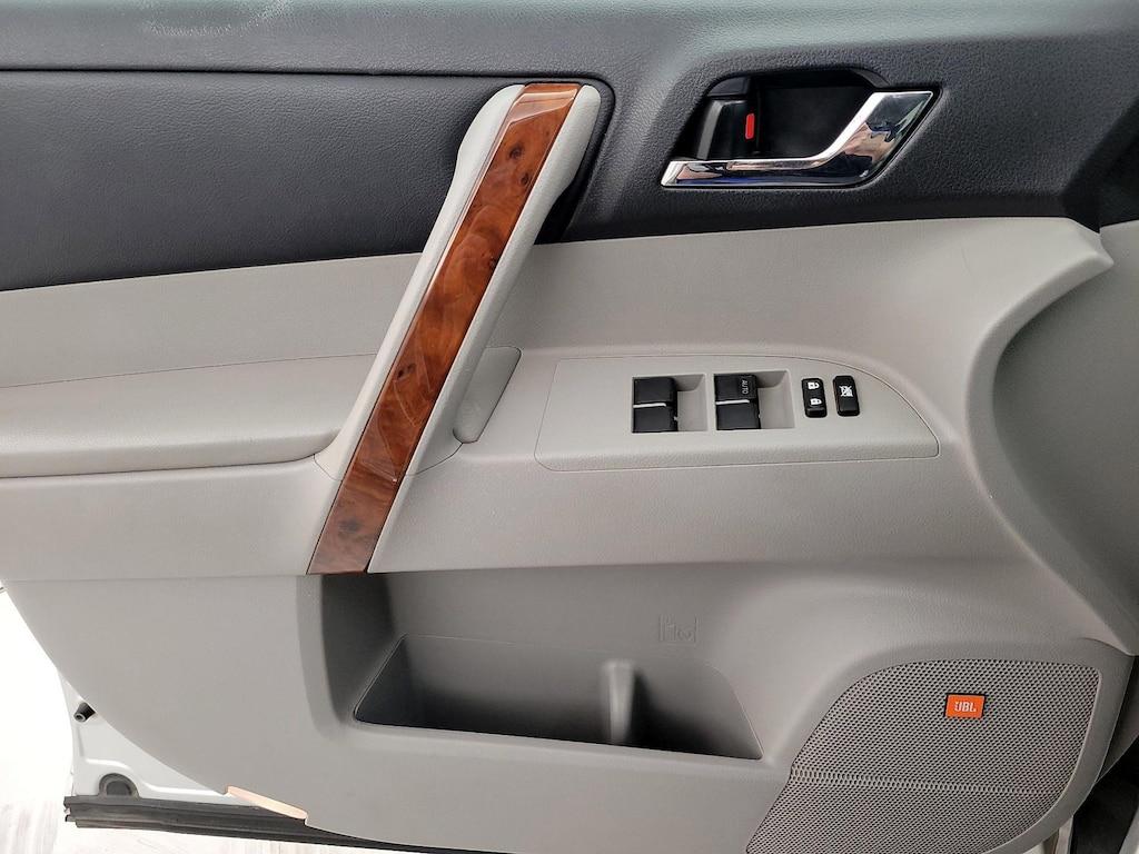used 2013 Toyota Highlander car, priced at $19,998