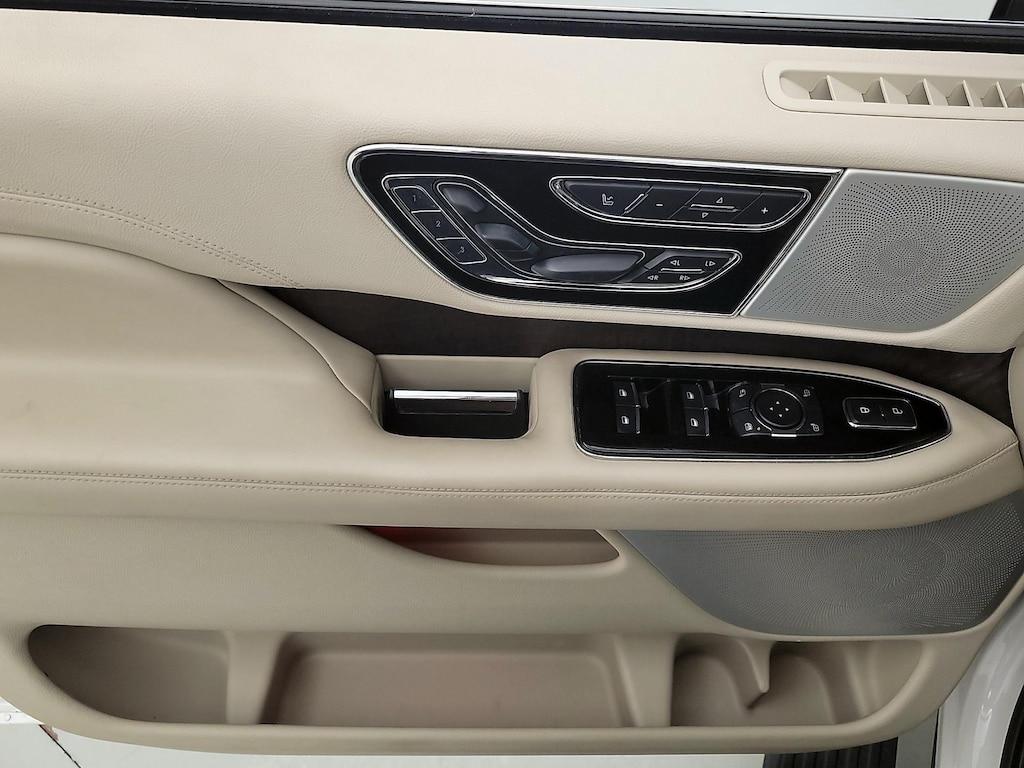used 2019 Lincoln Navigator car, priced at $47,998