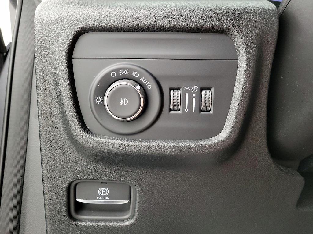 used 2025 Jeep Grand Cherokee car, priced at $42,998