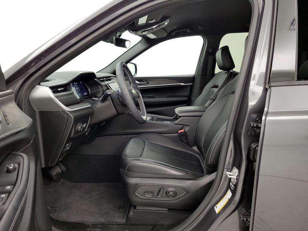 used 2025 Jeep Grand Cherokee car, priced at $42,998