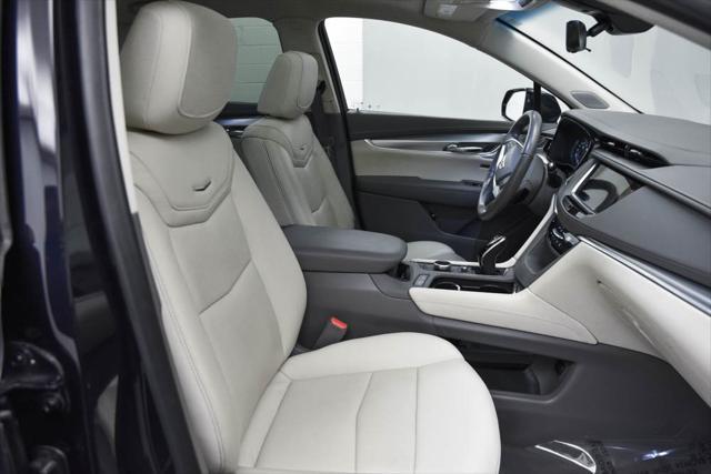 used 2022 Cadillac XT5 car, priced at $28,390