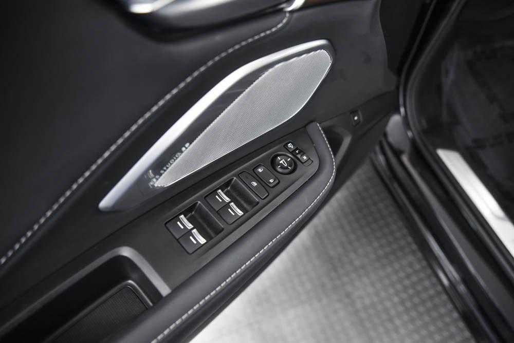 used 2023 Acura RDX car, priced at $33,970