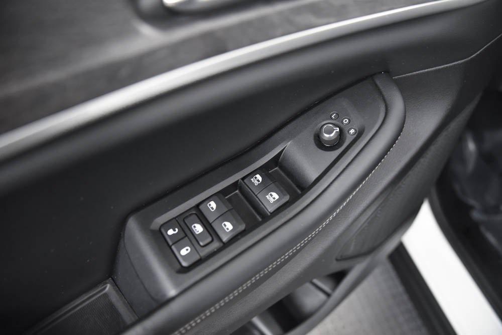 used 2024 Jeep Grand Cherokee L car, priced at $30,980