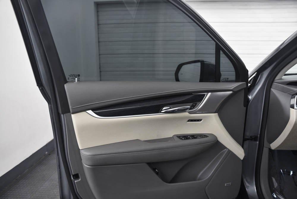 used 2022 Cadillac XT6 car, priced at $31,290