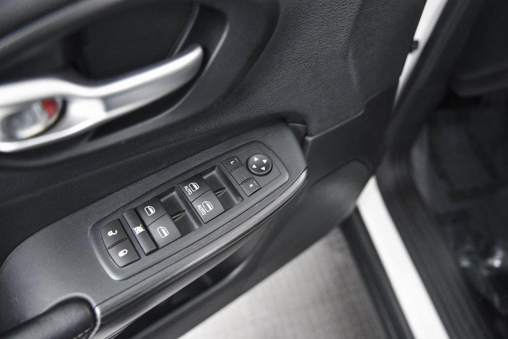 used 2015 Jeep Cherokee car, priced at $14,990