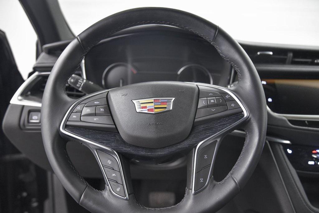 used 2022 Cadillac XT5 car, priced at $29,991