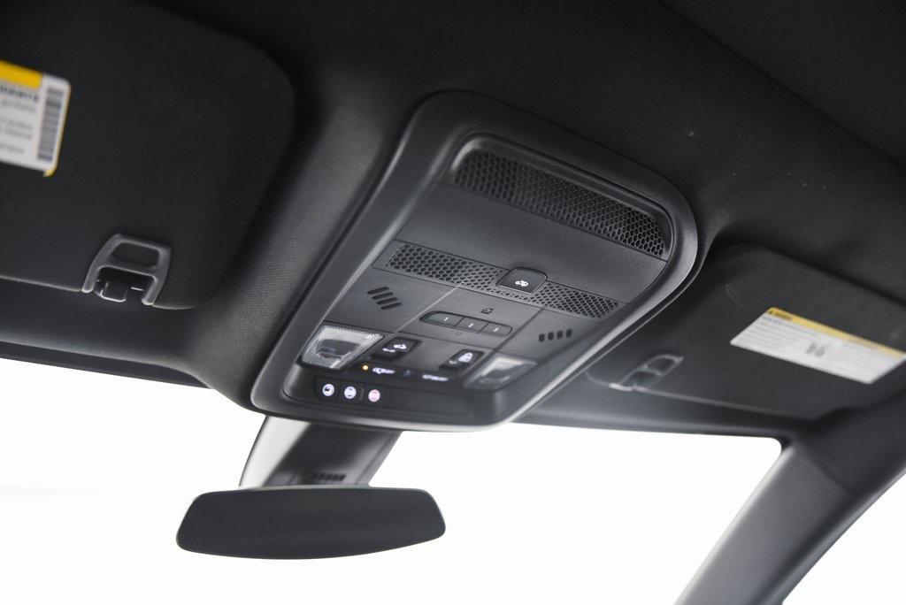 used 2022 Cadillac XT5 car, priced at $29,991