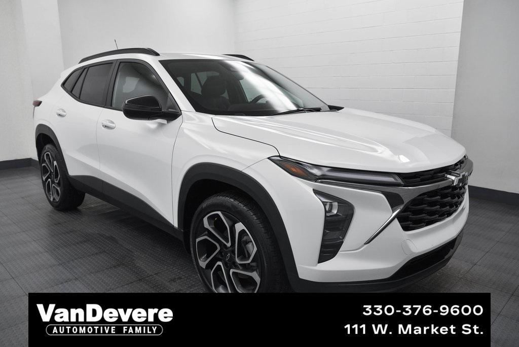 used 2025 Chevrolet Trax car, priced at $24,290