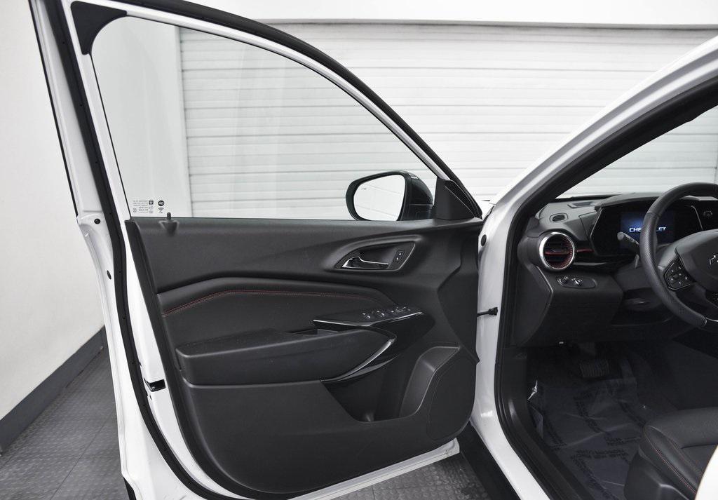 used 2025 Chevrolet Trax car, priced at $24,290
