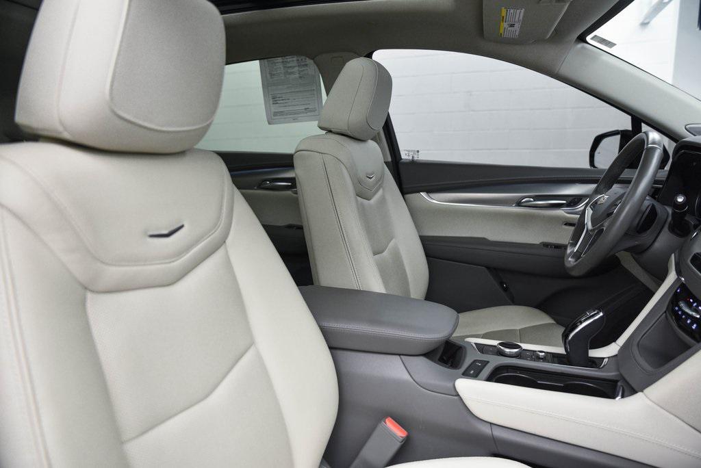 used 2023 Cadillac XT5 car, priced at $32,490