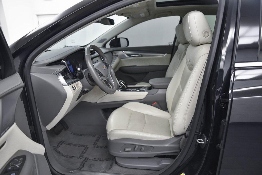 used 2023 Cadillac XT5 car, priced at $32,490