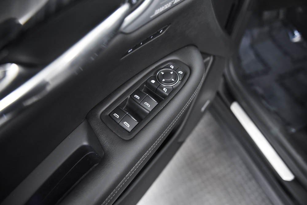 used 2023 Cadillac XT6 car, priced at $32,490