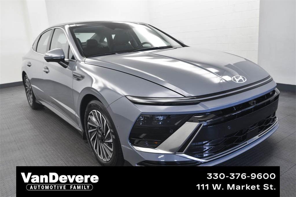 used 2024 Hyundai Sonata Hybrid car, priced at $28,490