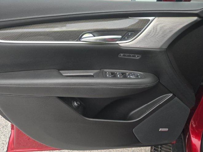 used 2021 Cadillac XT5 car, priced at $34,490