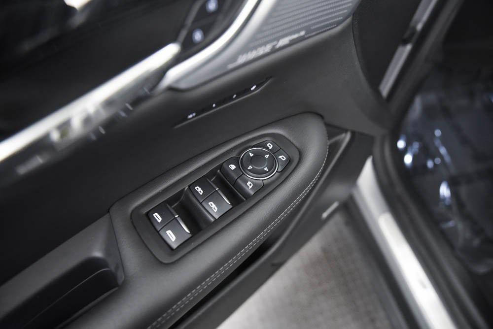 used 2025 Cadillac XT6 car, priced at $46,490