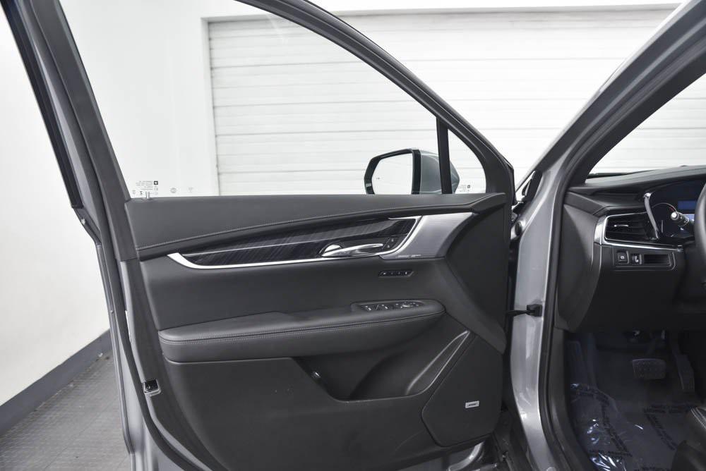 used 2025 Cadillac XT6 car, priced at $46,490