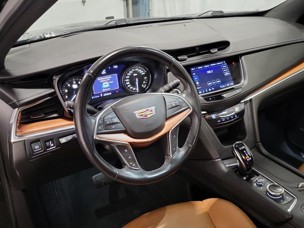 used 2022 Cadillac XT5 car, priced at $28,771