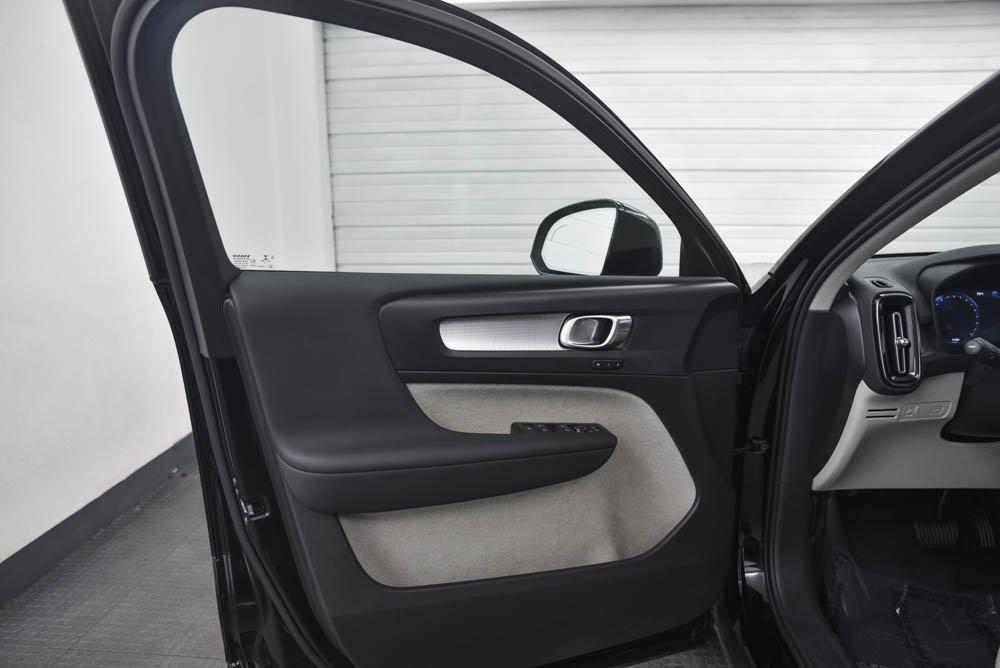 used 2022 Volvo XC40 car, priced at $23,490