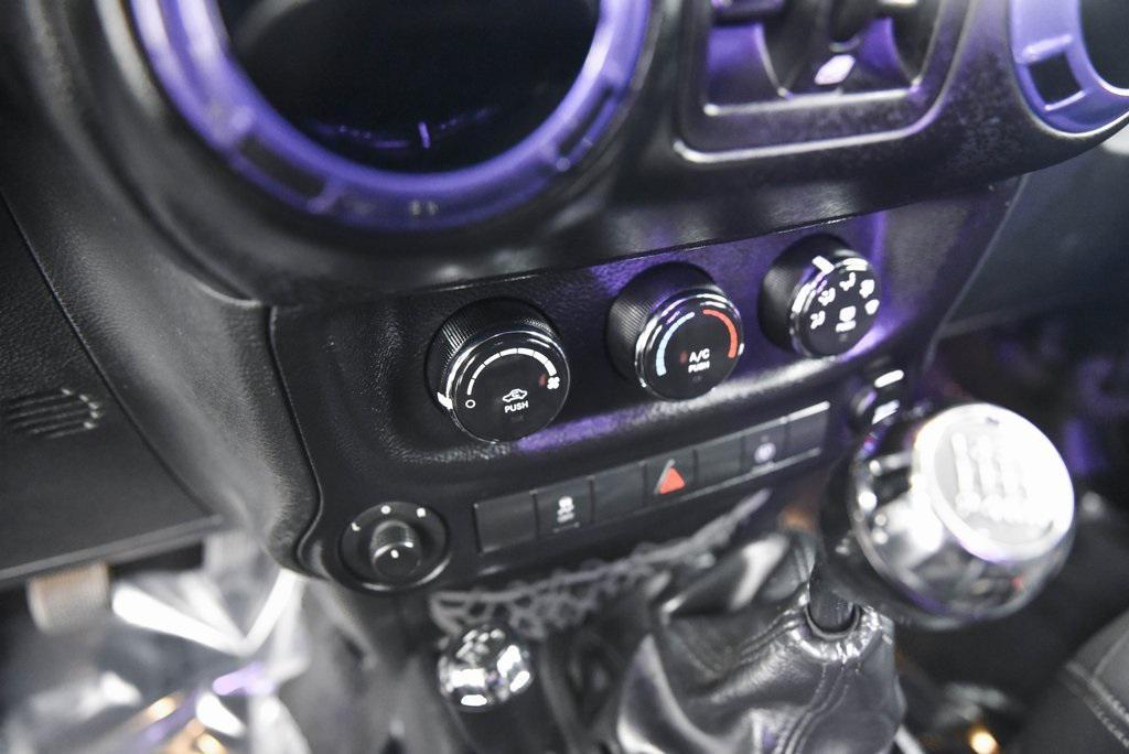 used 2015 Jeep Wrangler Unlimited car, priced at $24,980