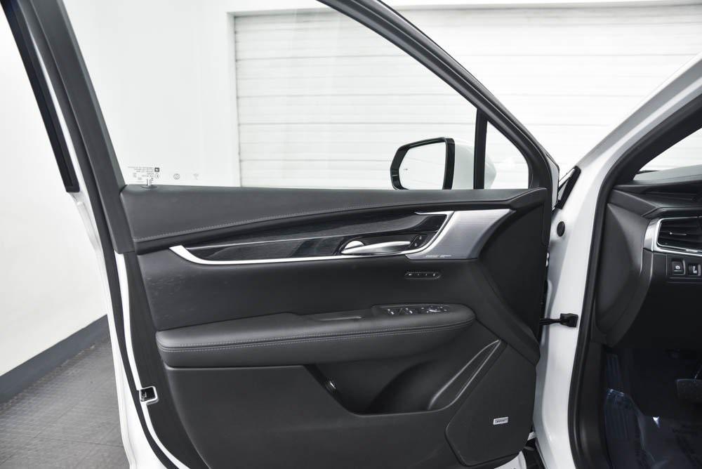 used 2025 Cadillac XT5 car, priced at $46,490