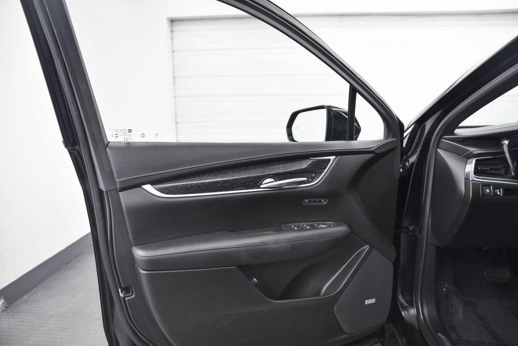 used 2020 Cadillac XT5 car, priced at $27,990