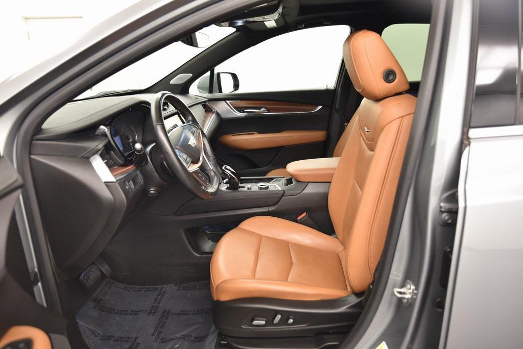 used 2024 Cadillac XT5 car, priced at $35,621