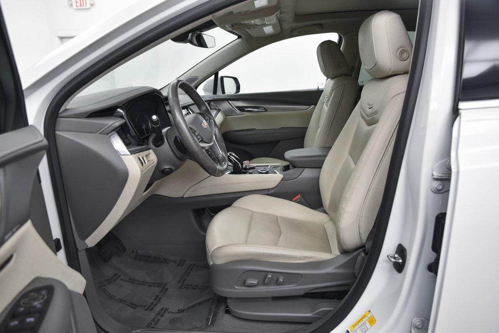 used 2023 Cadillac XT5 car, priced at $34,470