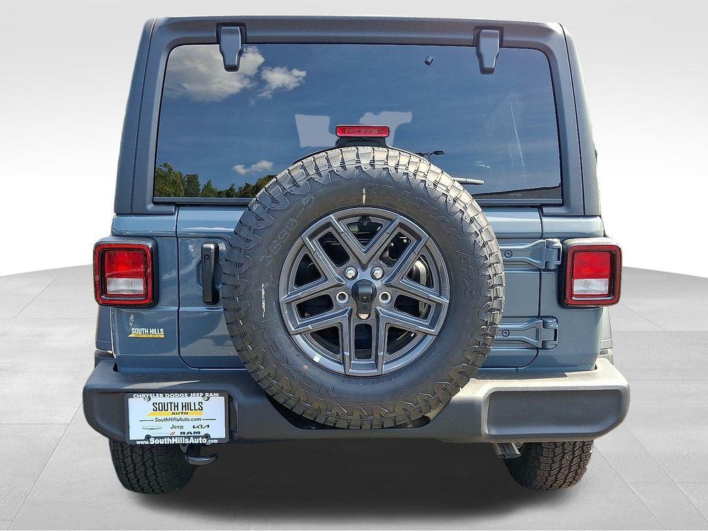 new 2025 Jeep Wrangler car, priced at $41,255