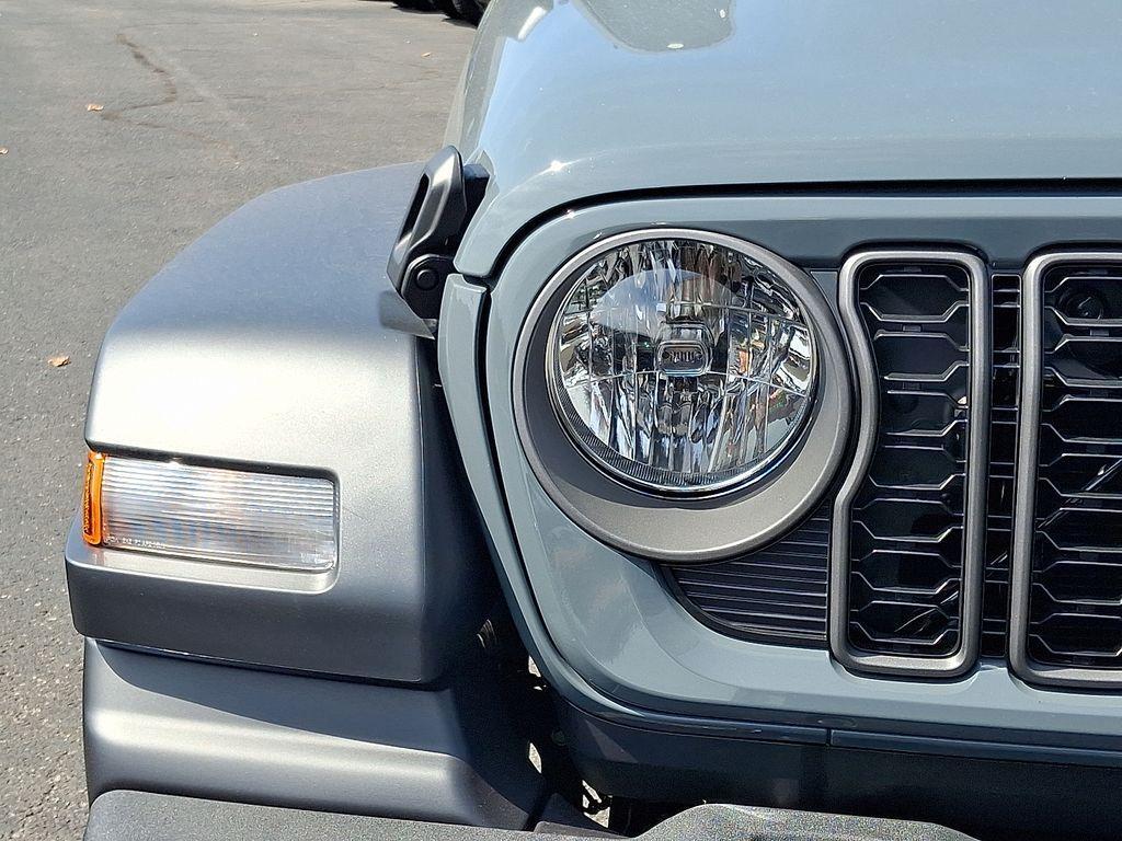 new 2025 Jeep Wrangler car, priced at $41,255