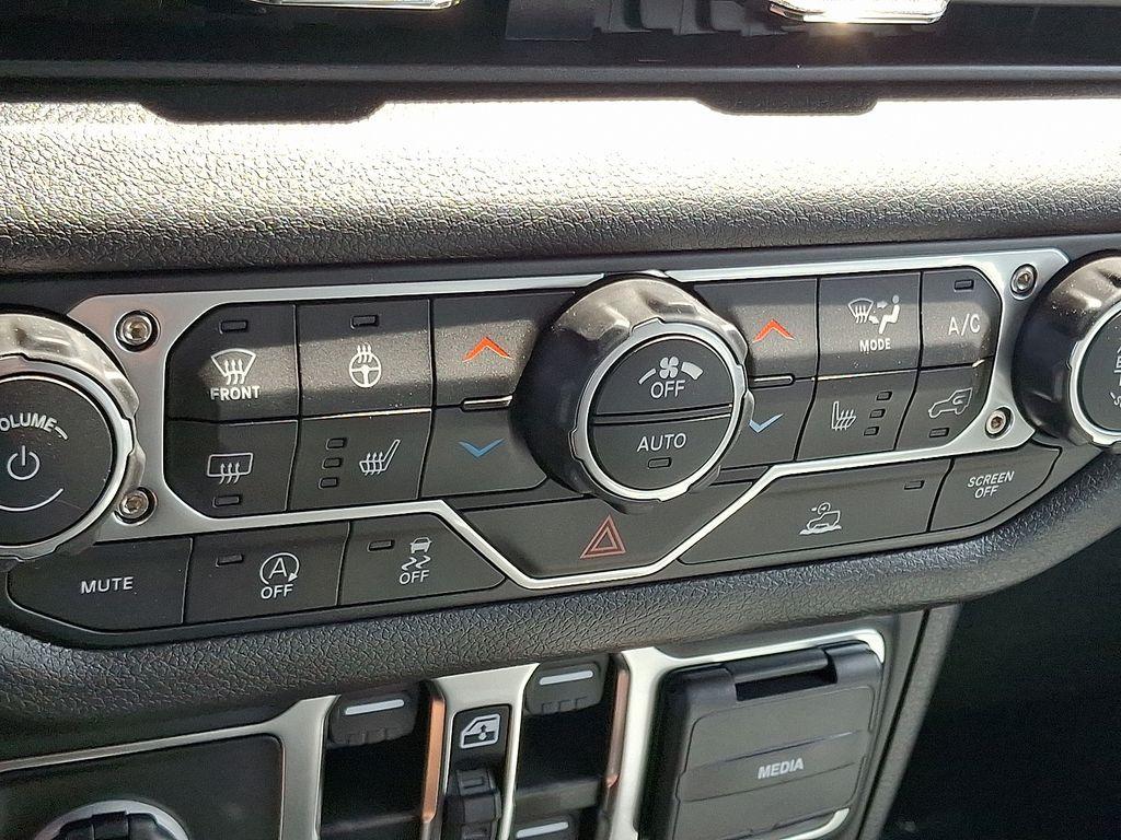 new 2025 Jeep Wrangler car, priced at $41,255