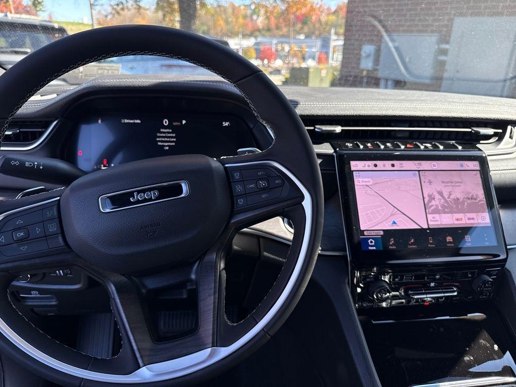 new 2025 Jeep Grand Cherokee car, priced at $38,141
