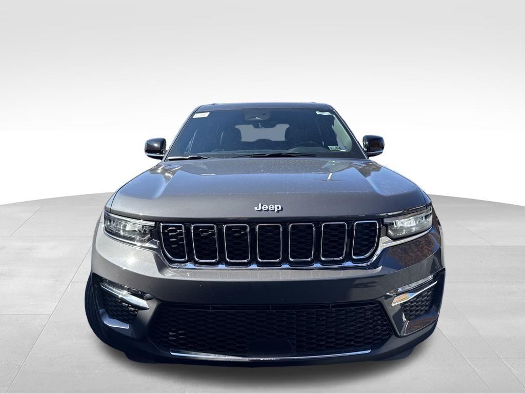 new 2025 Jeep Grand Cherokee car, priced at $38,141