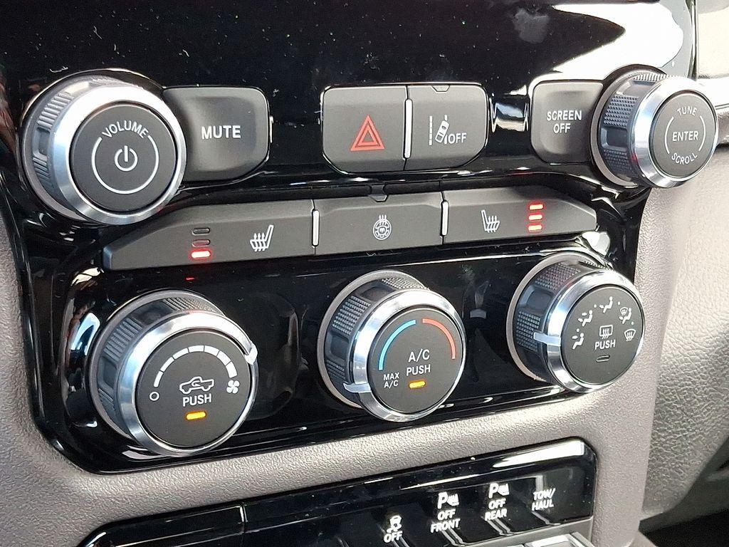 new 2025 Ram 1500 car, priced at $44,981