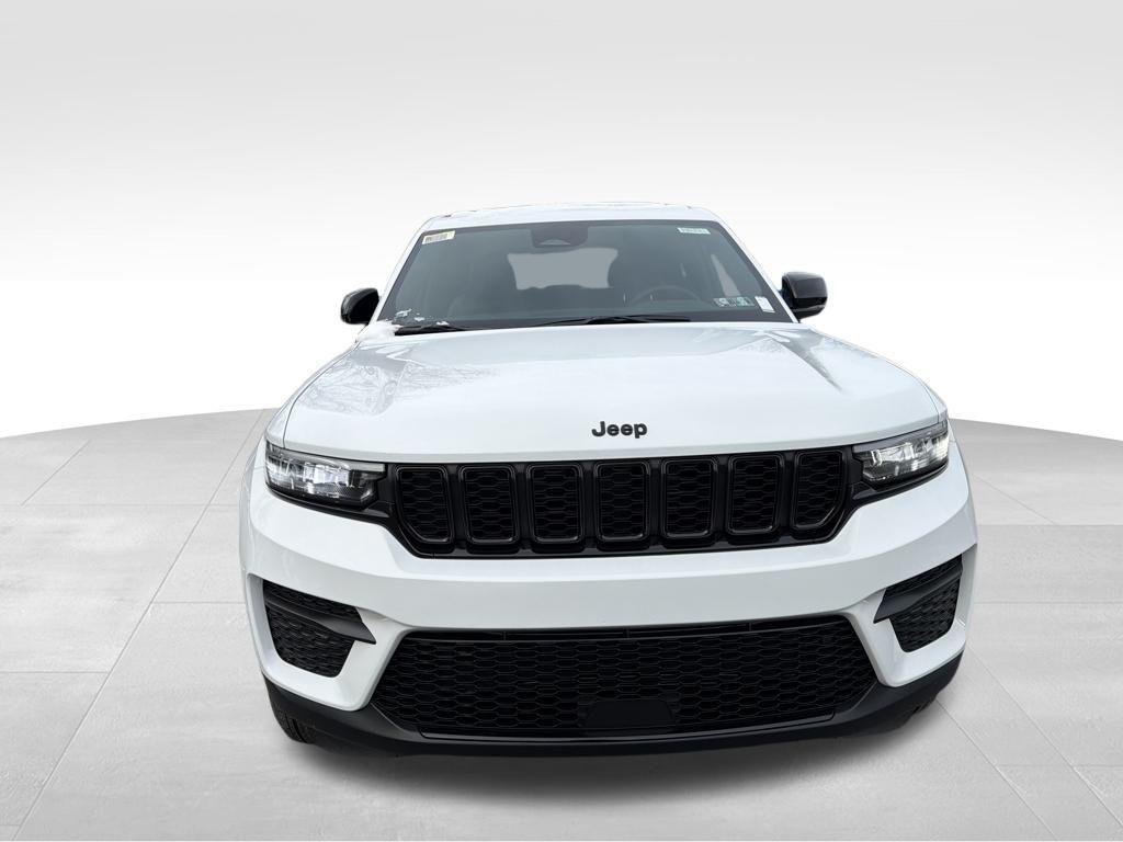 new 2025 Jeep Grand Cherokee car, priced at $40,397