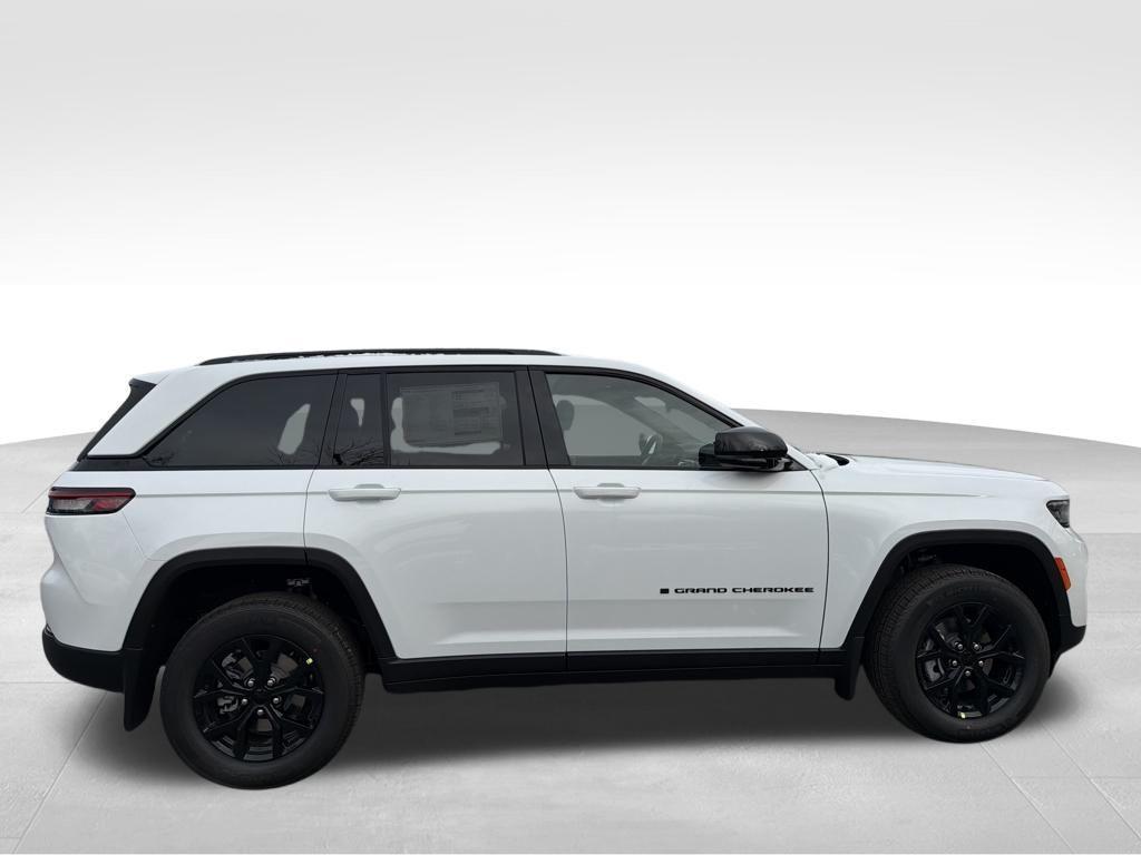 new 2025 Jeep Grand Cherokee car, priced at $40,397