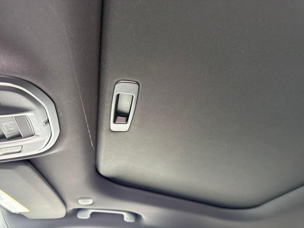 new 2025 Jeep Grand Cherokee car, priced at $40,397